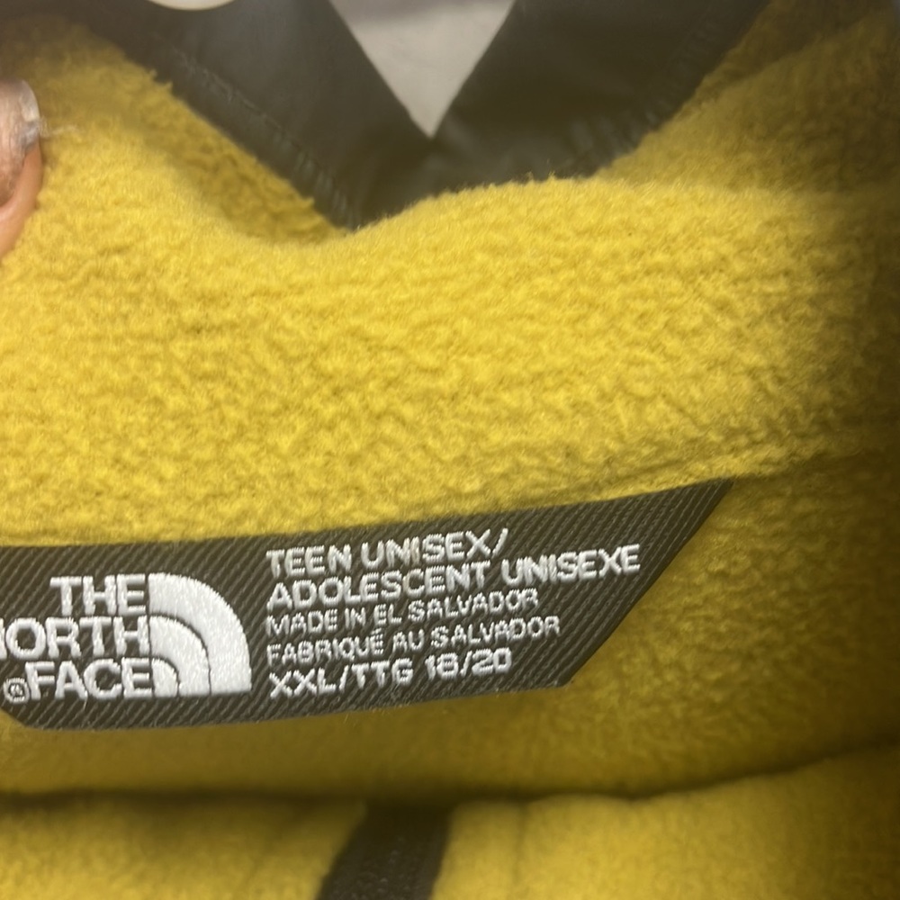 North face pull over - Picture 4 of 4
